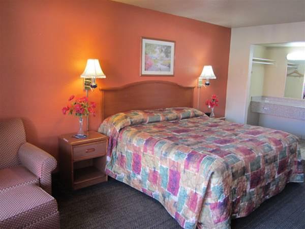 Best Budget Inn Abilene - photo 27