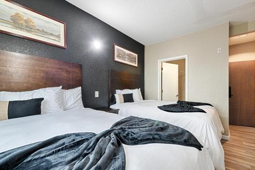 Hotel Dilley Grand - photo 27