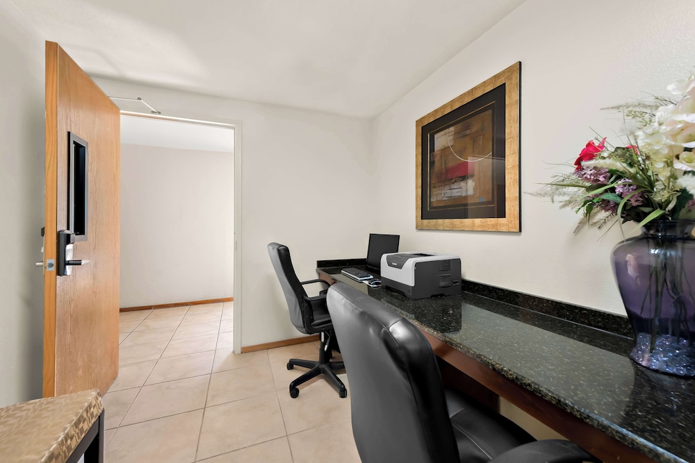 Best Western Topaz Lake Inn - photo 33