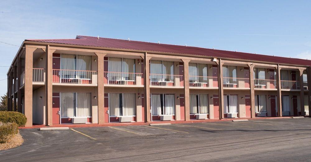 Travelodge Columbia — hotel near Columbia Regional Airport