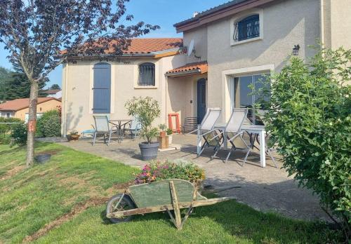 Pres de St Etienne Et du Parc Naturel Regional du Pilat pet-friendly hotel Saint-Just-Malmont