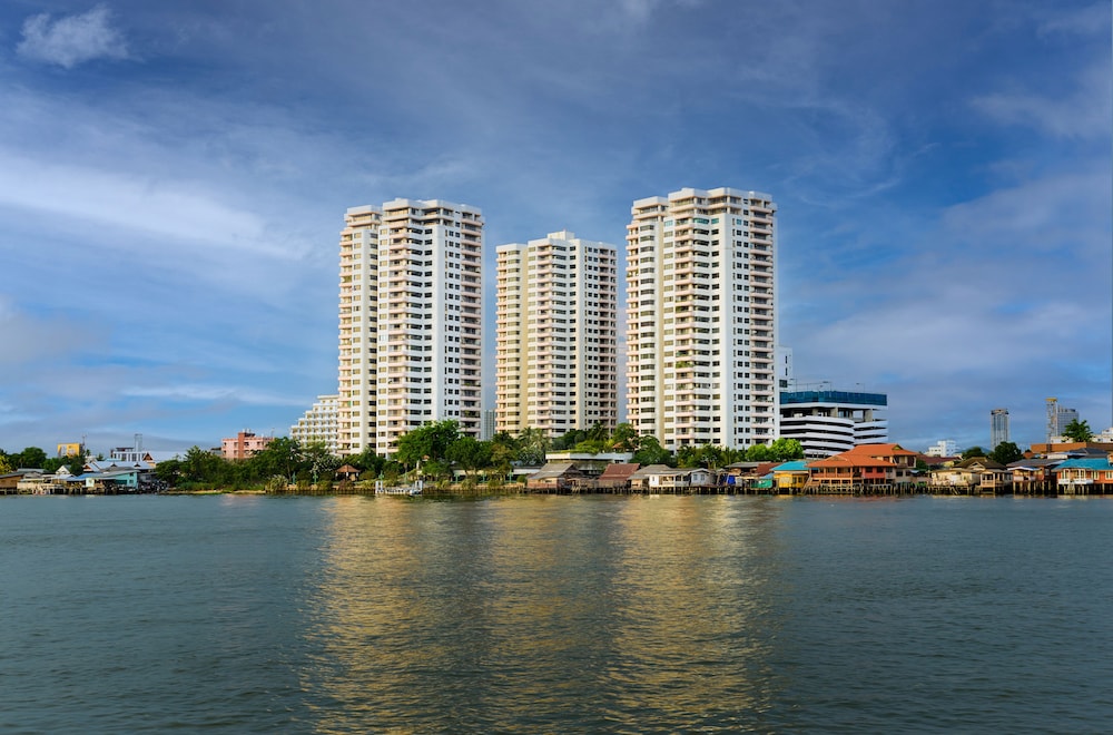 Riverine Place Hotel and Residence — 4-Star Luxury Hotel in Mueang Nonthaburi, Thailand