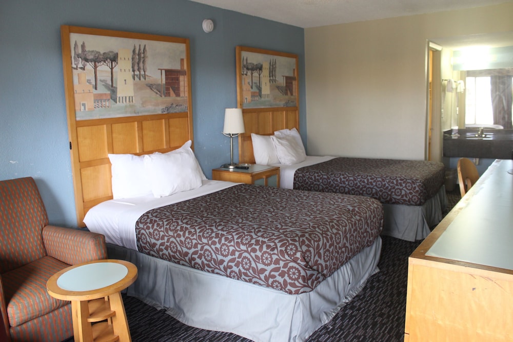 Tampa Inn Near Busch Gardens - photo 7