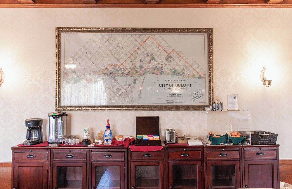 Historic GG Barnum Mansion by Heirloom Boutique Collection - photo 55