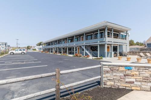 Lighthouse Suites at Pine Point - photo 69