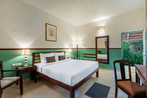 Mango Hill Shallow Beach in Puducherry, India