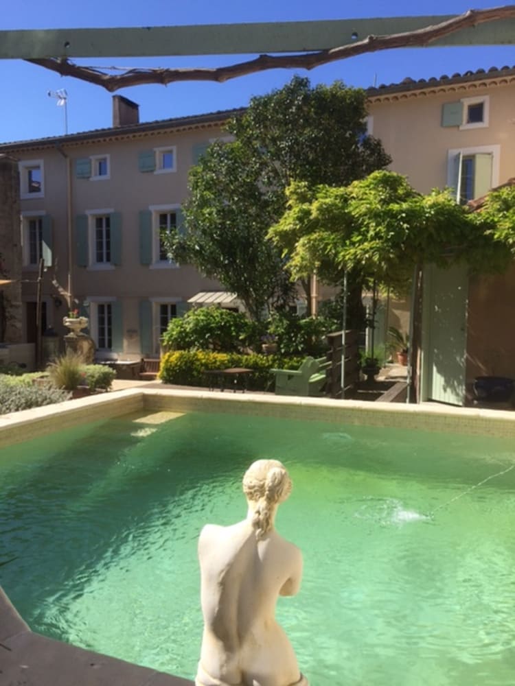 O 'Palmier Caché - carbon neutral hotel in Ginestas