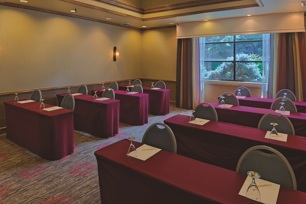 DoubleTree by Hilton Asheville Biltmore - photo 100