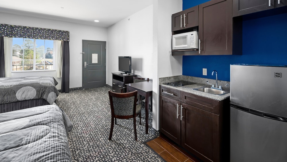 Belmont Inn and Suites - photo 24