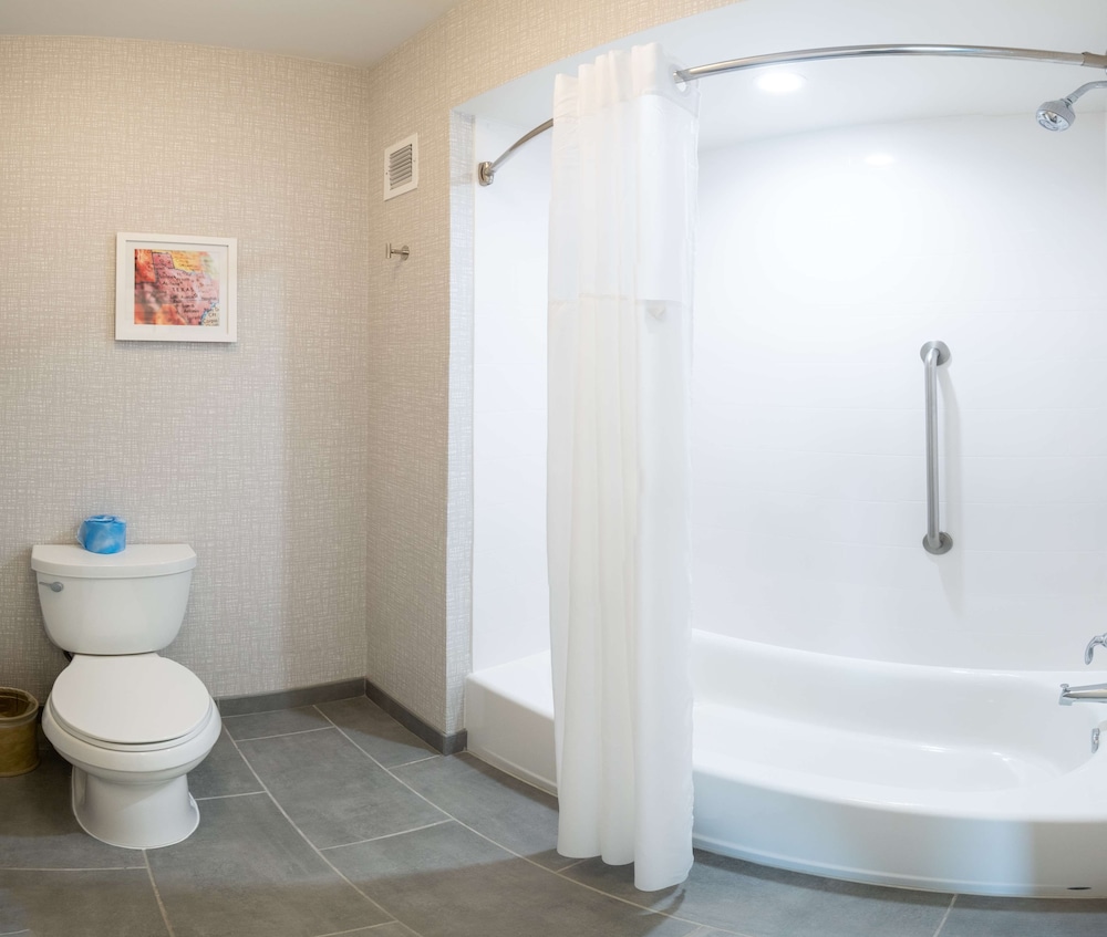 Hampton Inn & Suites Dallas Lewisville Vista Ridge Mall TX - photo 28