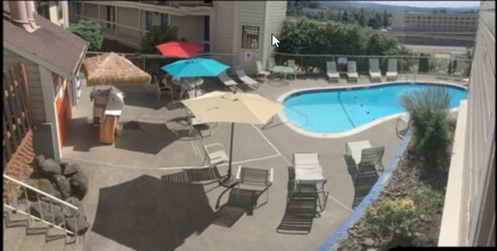 Sunnyside Inn & Suites - photo 90