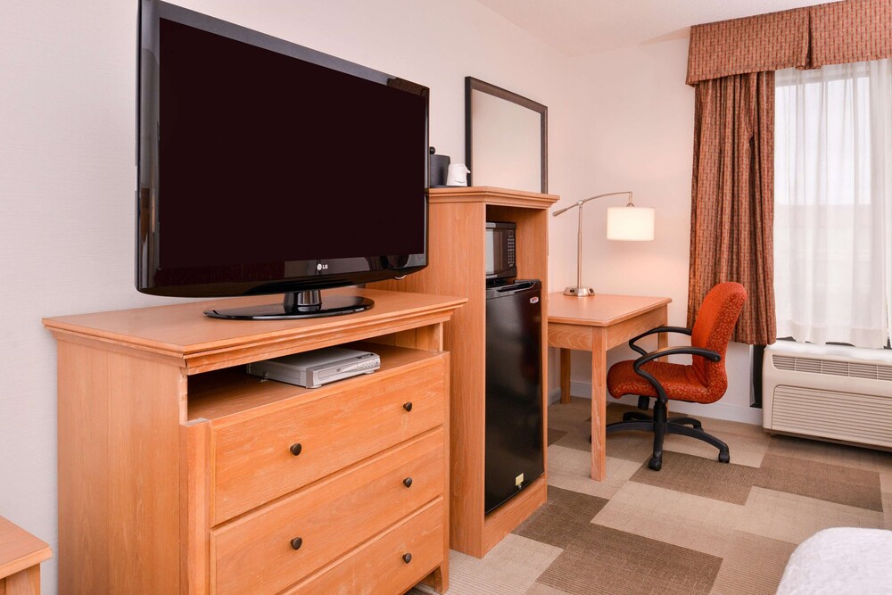 Hampton Inn Cortland - photo 31