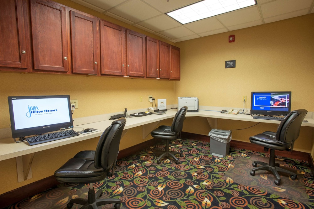 Hampton Inn & Suites Dayton Airport - photo 47