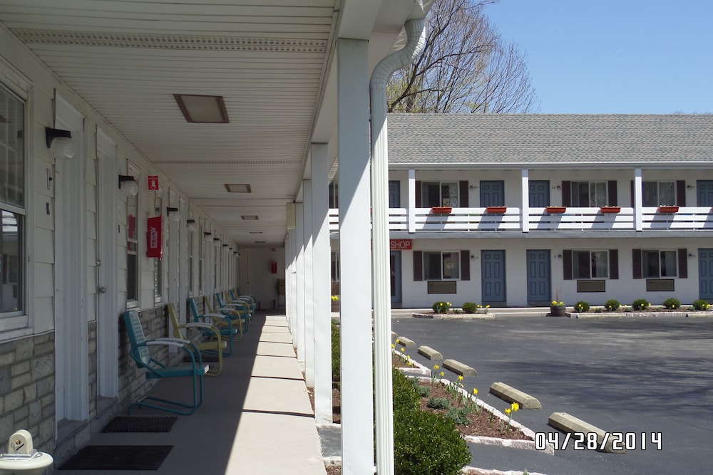 Roosevelt Inn of Hyde Park - photo 15
