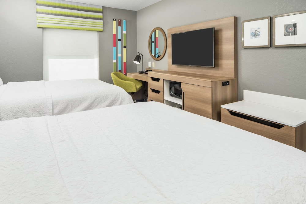 Hampton Inn Wilson Downtown - photo 16