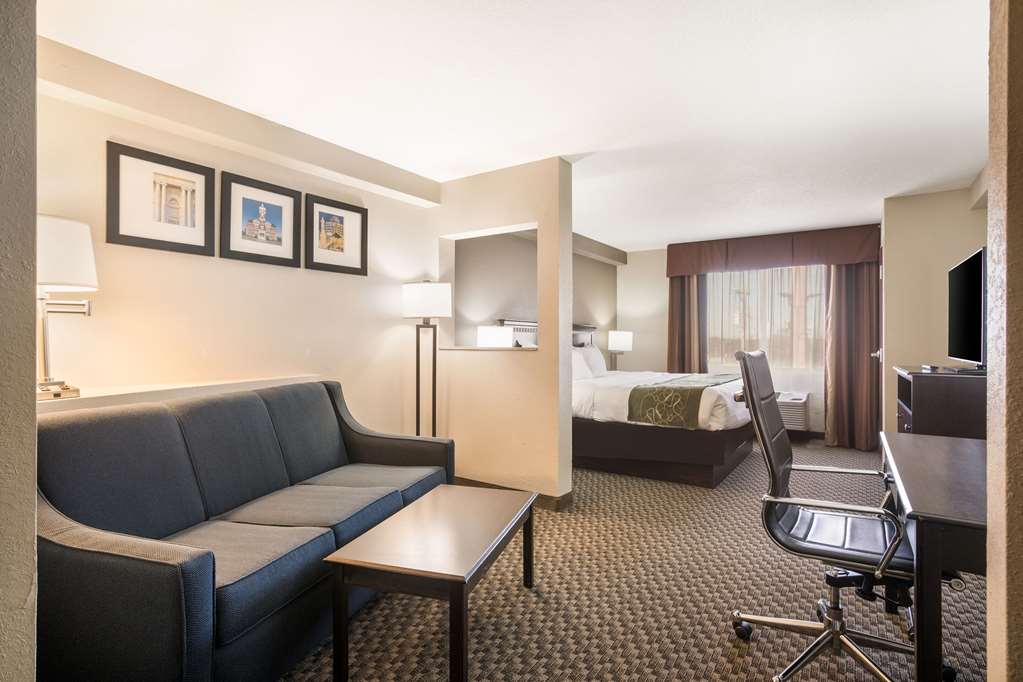 Comfort Suites Forsyth near I 75 - photo 14