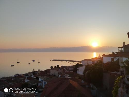 Violetta Rooms in Koroni, Greece