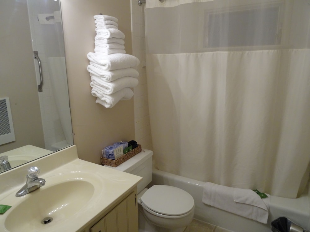 Amish Country Motel - photo 20