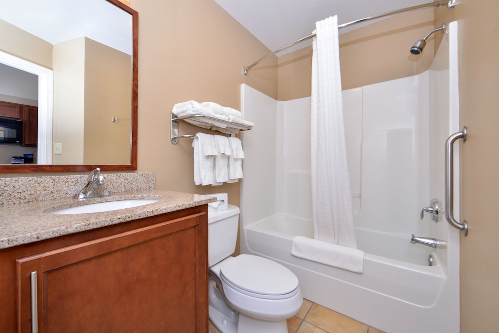 Candlewood Suites Northeast Kansas City by IHG - photo 32