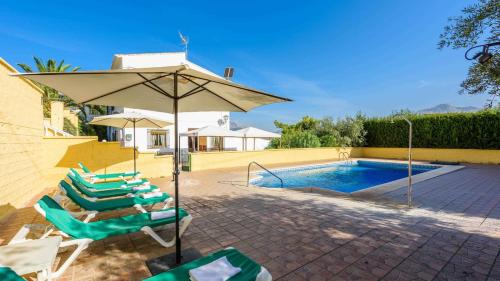 Villa Las Dehesas Casabermeja by Ruralidays — 4-Star Luxury Hotel in Casabermeja, Spain
