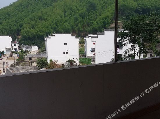 Bridge River Yard Inn in Haiyang, People's Republic of China