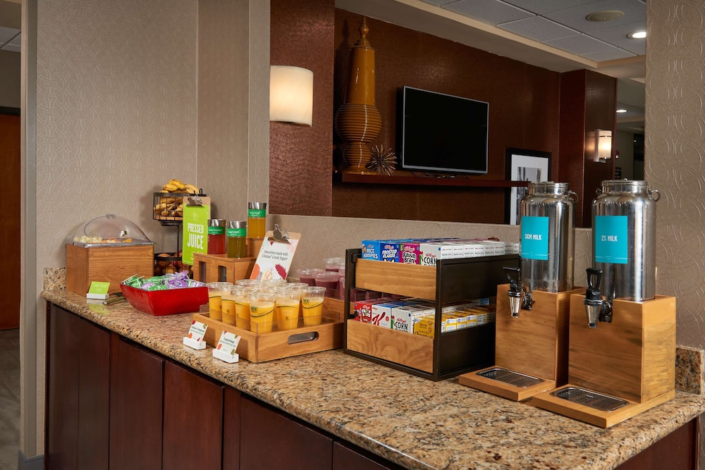 Hampton Inn by Hilton Eagle Pass - photo 35