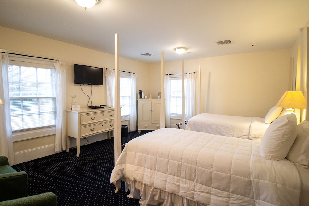 Delamater Inn - photo 9