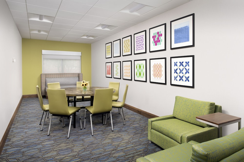 Holiday Inn Express & Suites Baltimore BWI Airport North by IHG - photo 29