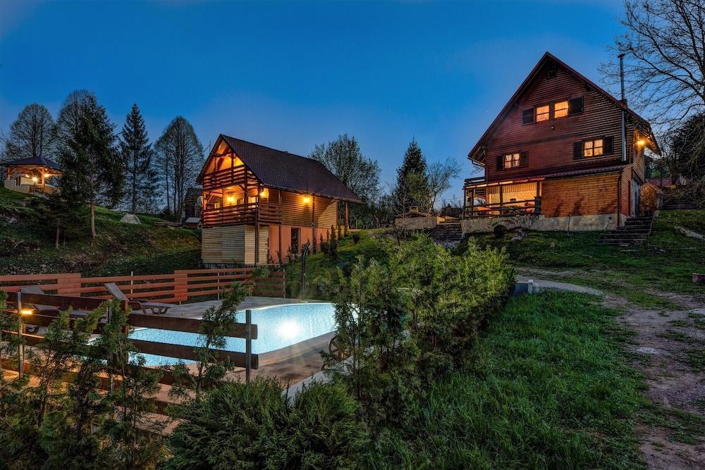 Pool & Wellness Twin Chalets Zavrh — 4-Star Luxury Hotel in Brod Moravice, Croatia