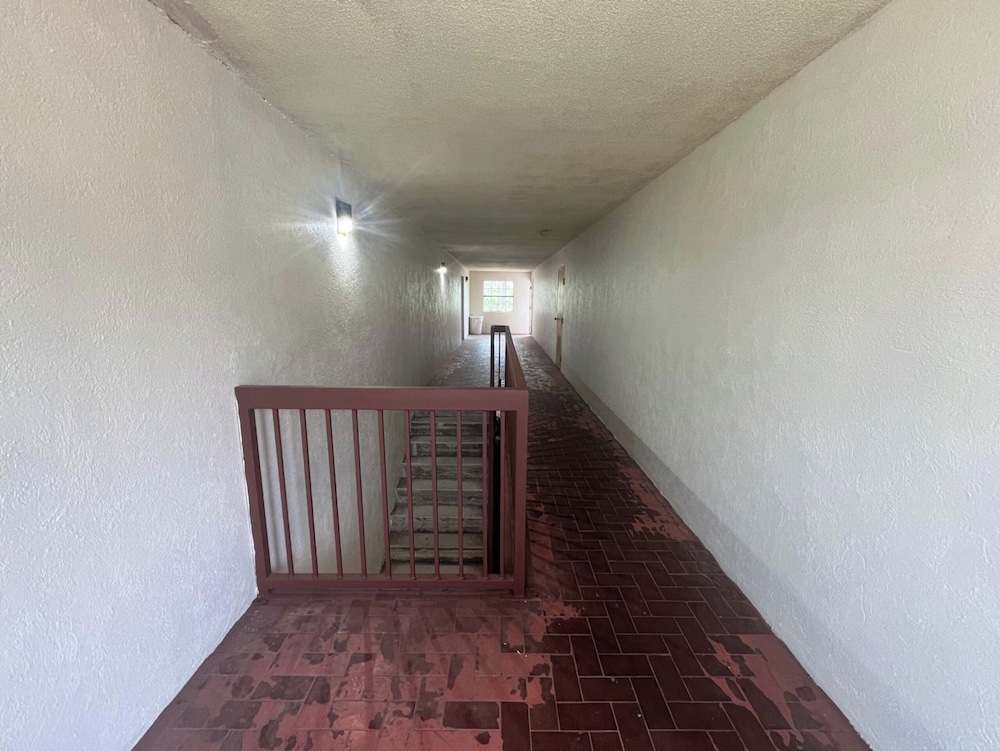 La Posada Inn By OYO Brownsville - photo 11