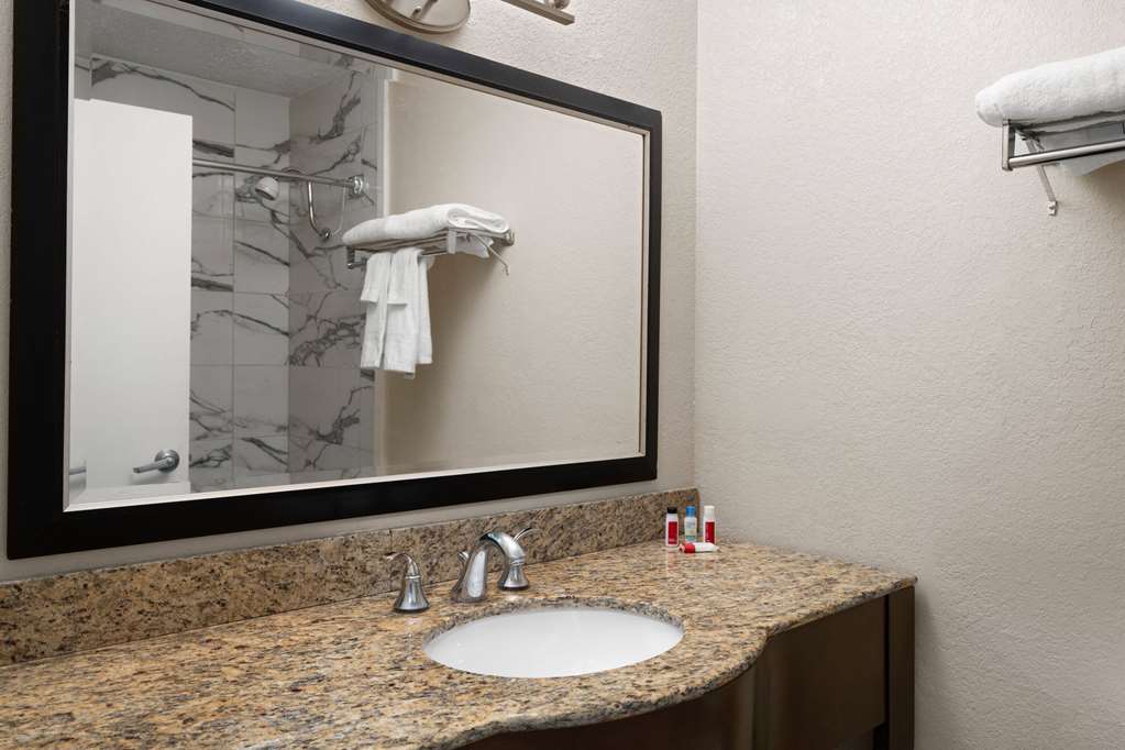 Travelodge By Wyndham Gaylord - photo 28