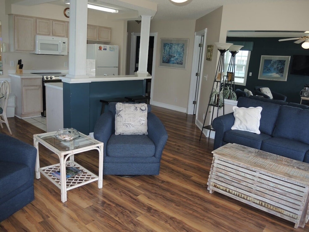 Golf Resort Villa 509 within Walking Distance to Food and the Pool by RedAwning - photo 15