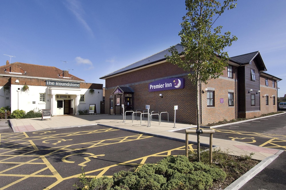 Premier Inn Littlehampton Hotel - carbon neutral hotel in Littlehampton