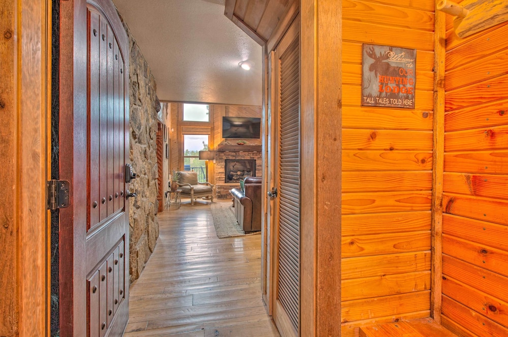 Blue Spruce Cabin with Hot Tub And Resort Amenities - photo 19