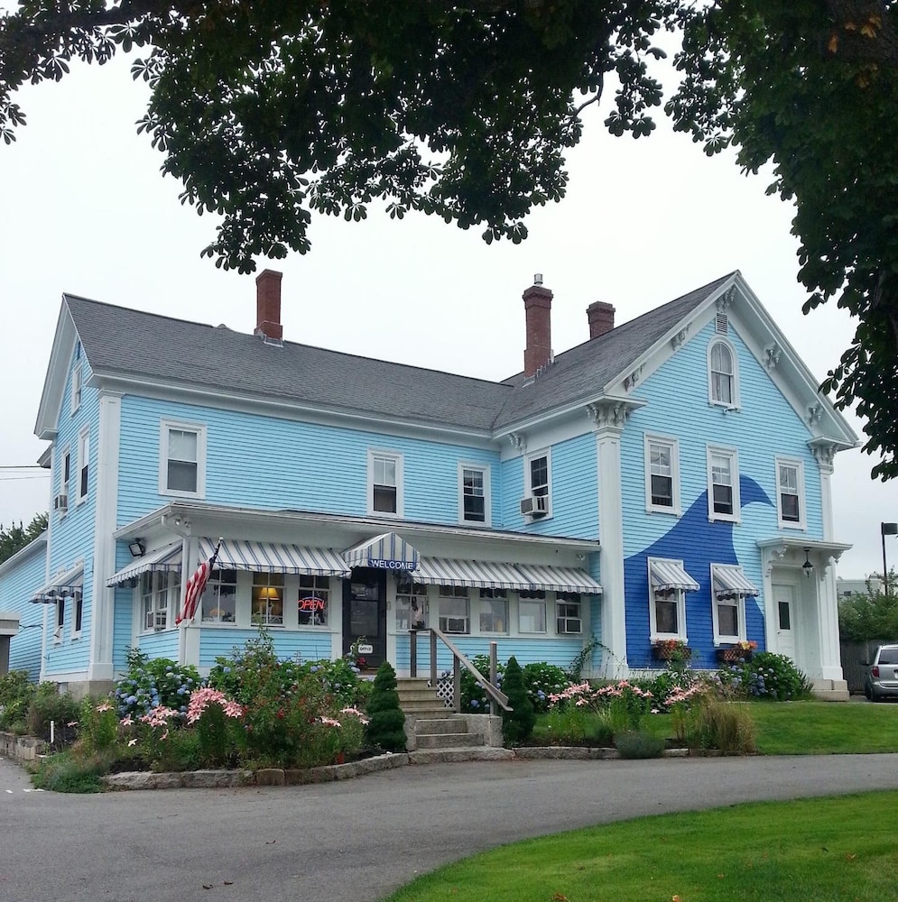 Coast Village Inn & Cottages - photo 50
