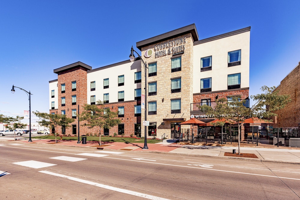 Cobblestone Hotel & Suites Superior Duluth - featured photo