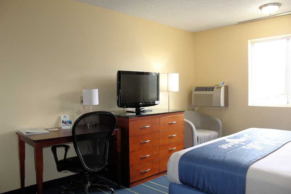 Days Inn & Suites by Wyndham Gunnison - photo 19