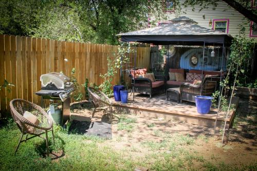 The 8th Street Retreat — Carbondale — photo 3