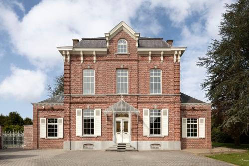 Landhuis Uit 1899 Met Grote Tuin — Ellezelles