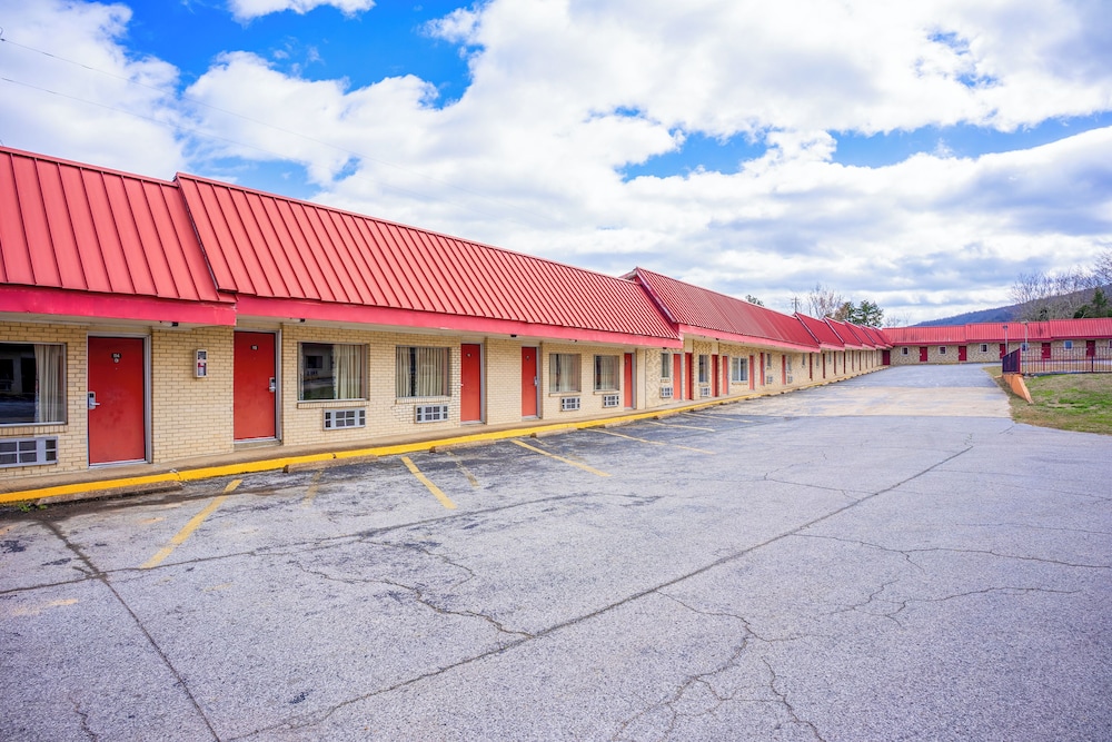 Ozark Junction mountain view by OYO - photo 83