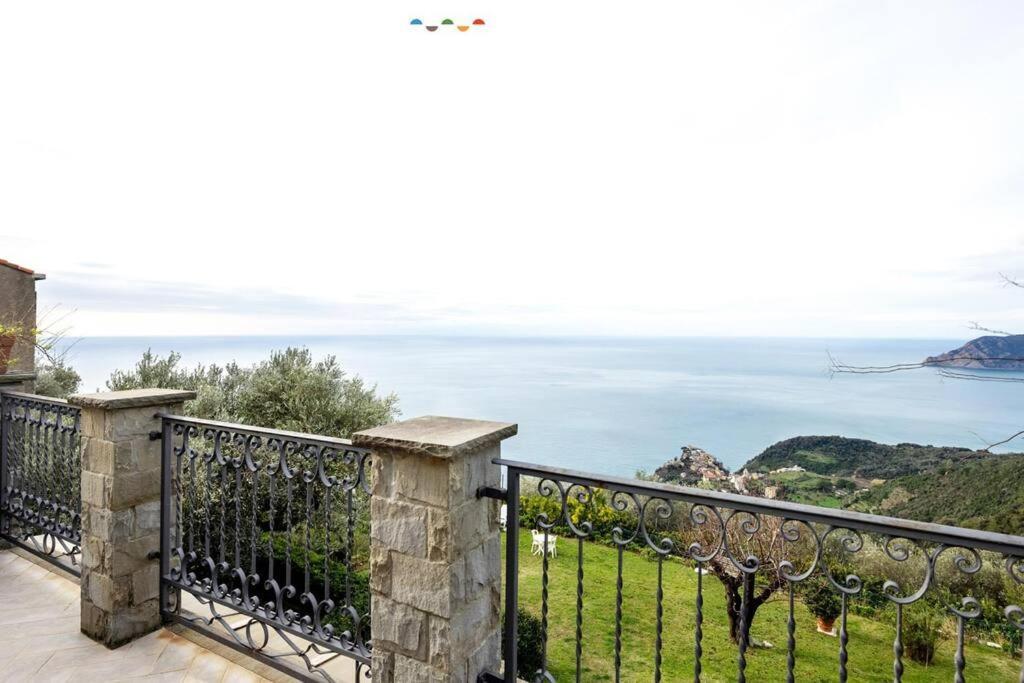 The Place — 4-Star Luxury Hotel in Volastra, Italy