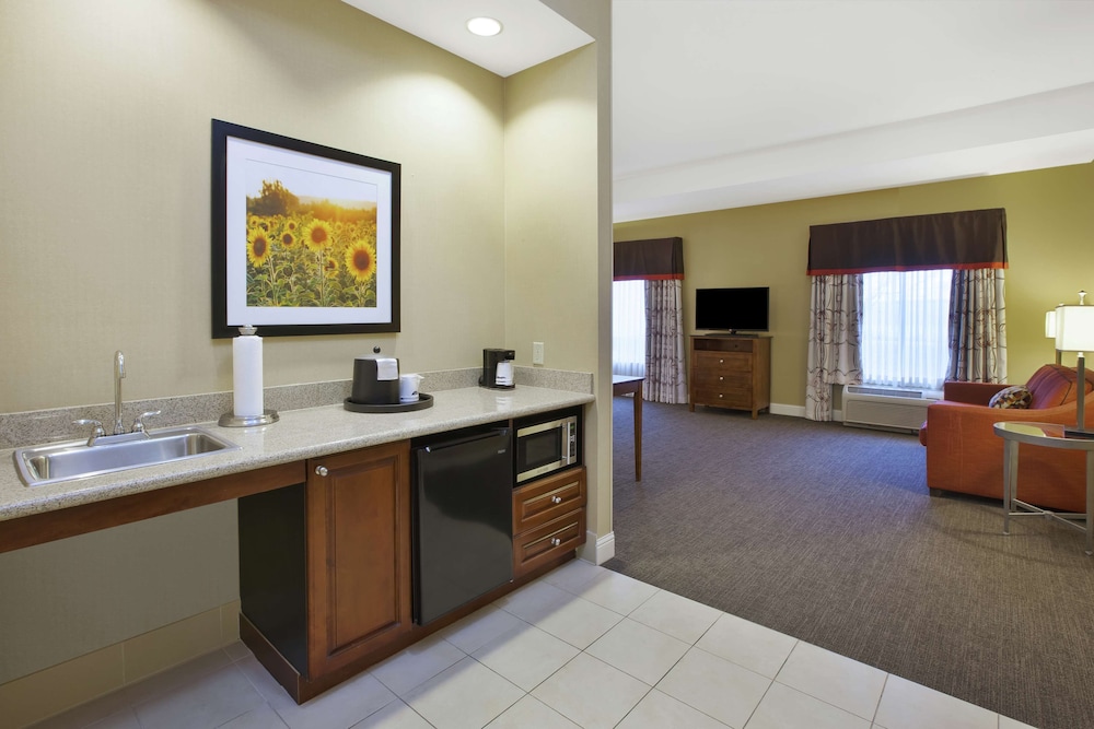 Hampton Inn & Suites Wichita Northeast - photo 12