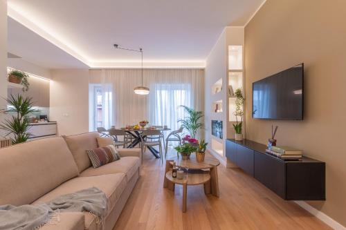 Elegante appartamento in centro — 4-Star Luxury Hotel in Campagnano Di Roma, Italy