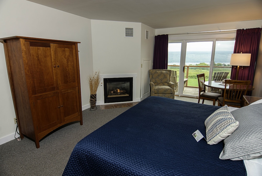 The Inn at Glenora Wine Cellars - photo 4