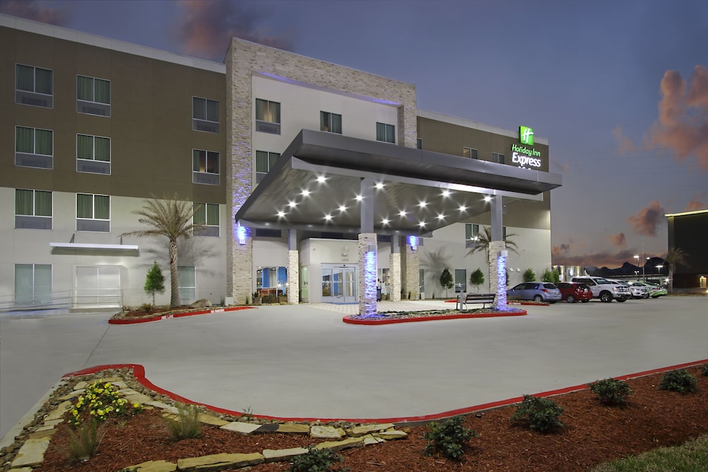 Holiday Inn Express & Suites Lake Charles South Casino Area by IHG - photo 110