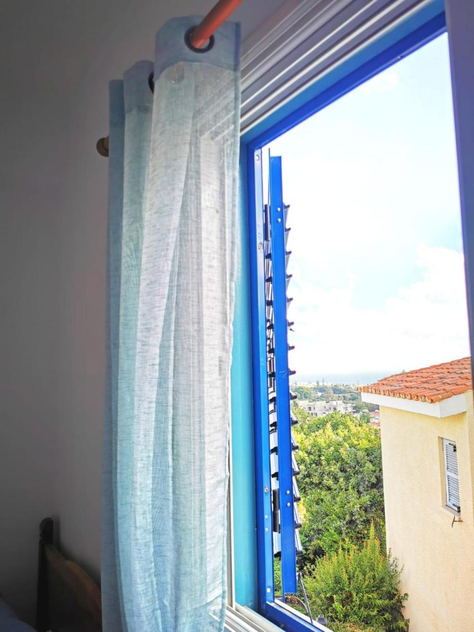 Monicas Amazing Sea view and Pool view Apt