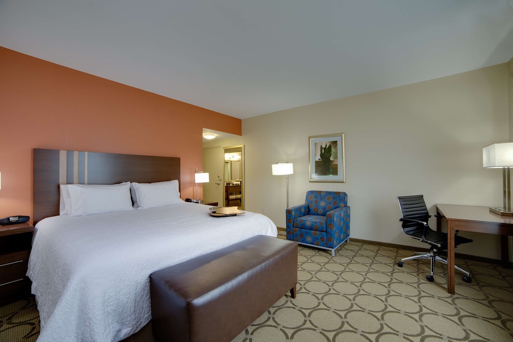 Hampton Inn & Suites Philadelphia Bensalem - photo 7