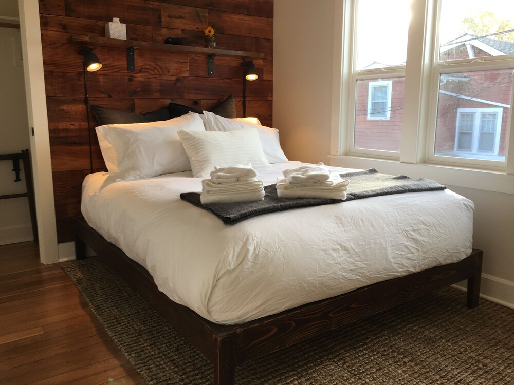 The Alberta Petite Hotel - photo 4
