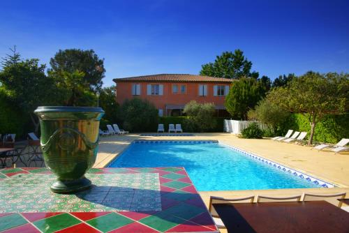 Logis Hotel & Restaurant L’etape Bouc Bel Air Gardanne in Bouc-Bel-Air, France