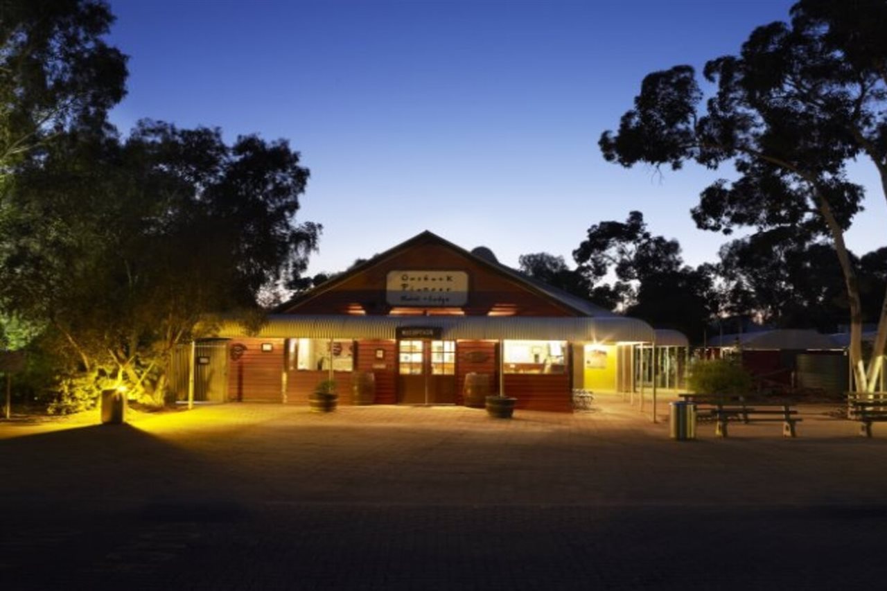 Outback Hotel — hotel in Yulara